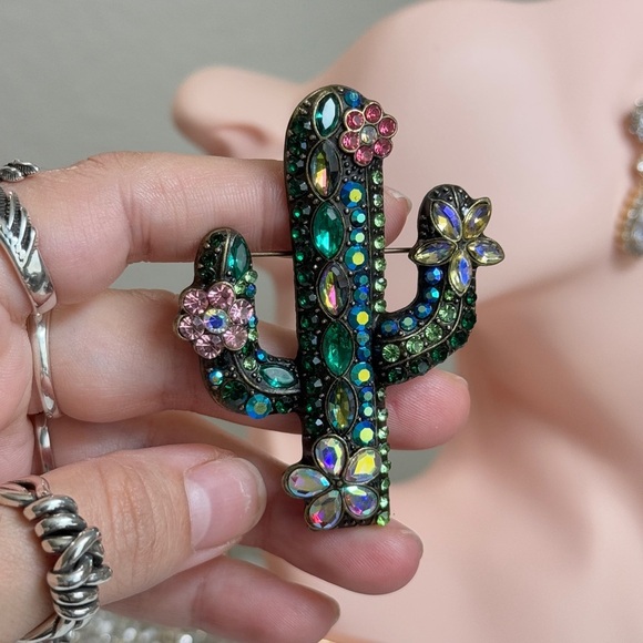 ⚜️🌵 Western Chic Green Cactus Brooch 🏜️ - Picture 8 of 9